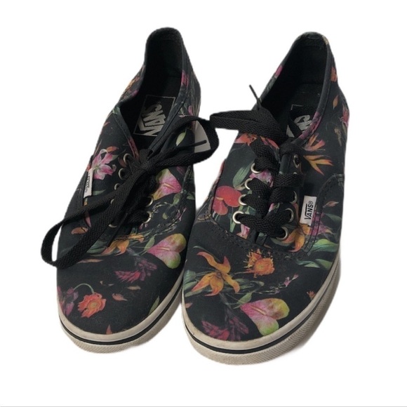 Vans | Black Bloom Flower Garden Lace Up Classic Skate Sneaker Shoe 6 M / 7.5 W - Picture 2 of 7
